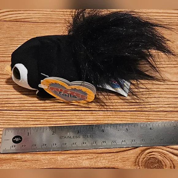 New Fuzzee Tails Flappy PenguinBlack & White Fluffy Tail Plush Toy 9/29 - Picture 4 of 7